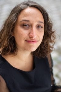 Portrait femme naturel sourire doux book comédienne Paris